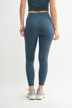 Load image into Gallery viewer, Navy Sweetheart Back Leggings